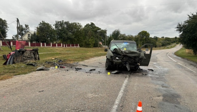 На Київщині зіткнулися дві автівки: один загиблий, серед поранених 16-річна дівчина