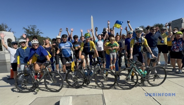 Експосол США завершив 7-тисячний велопробіг через Америку на підтримку України