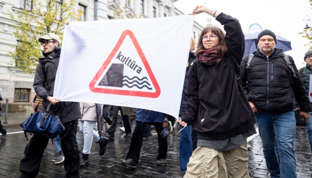 У Литві працівники культури вийшли на протести через ситуацію навколо Мінкульту