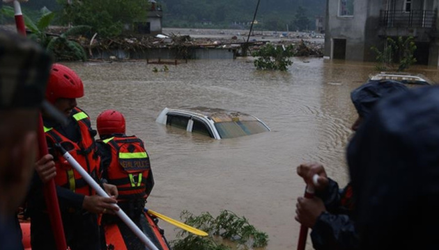 Кількість загиблих унаслідок негоди в Непалі зросла до 51