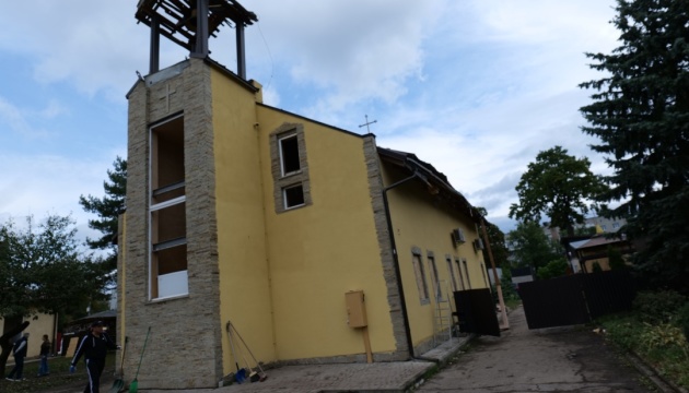 У Львові обстрілом пошкоджений храм Успіння Пресвятої Богородиці УГКЦ