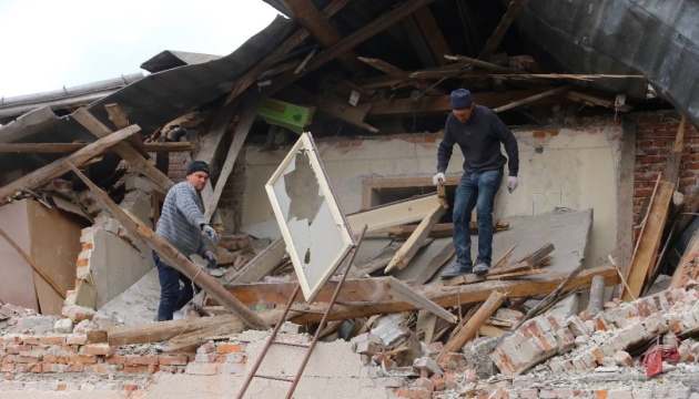 ５日未明のロシア軍攻撃によるウクライナ西部リヴィウ州の被害の写真