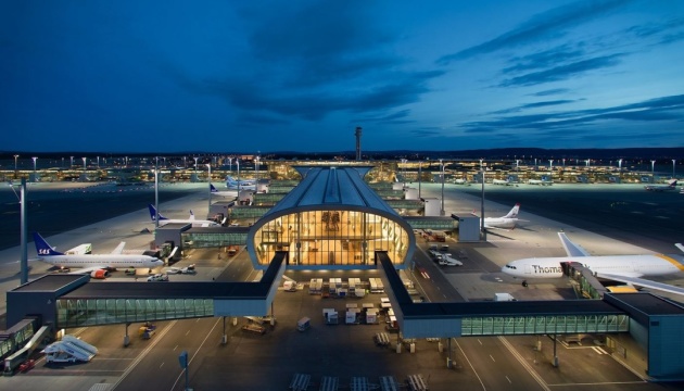 Над аеропортом Осло вночі помітили дрони, кілька літаків чекали у повітрі - ЗМІ