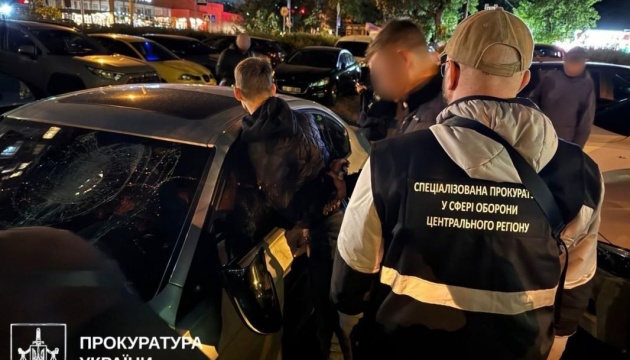 У Києві затримали держслужбовця, який за $36 тисяч списував призовників з обліку
