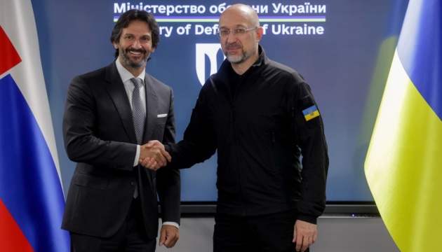 スロバキア、ウクライナに地雷除去車や輸送車両を提供へ