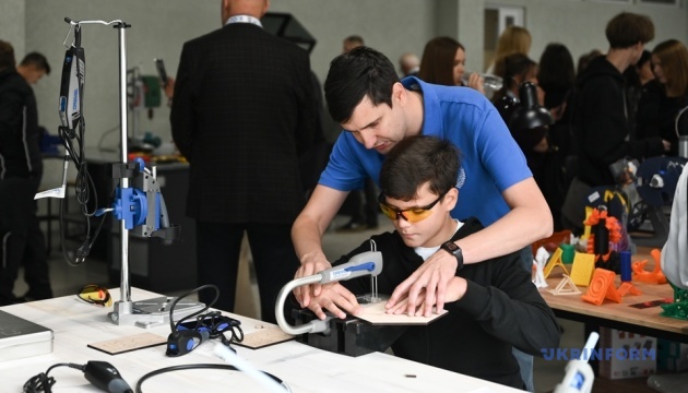 У Львові відкрили профорієнтаційний хаб для школярів