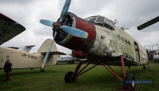 Державному музею авіації передали два унікальні літаки Ан