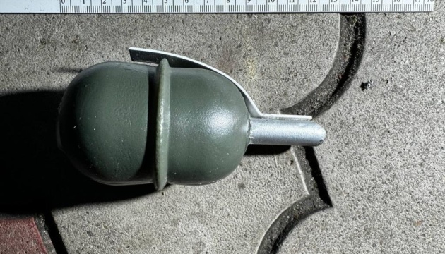 В Одесі чоловік кинув страйкбольні гранати у компанію, що «шуміла» під вікнами
