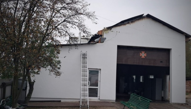 Росіяни завдали удару по пожежній частині на Чернігівщині