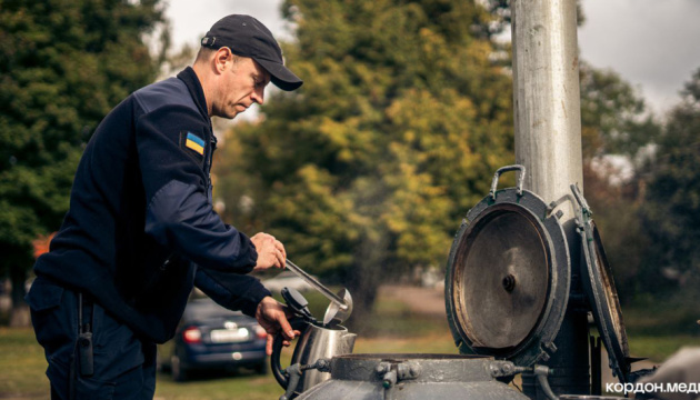 У Шостці мобільна і польова кухні забезпечили гарячою їжею понад 3 тисячі людей