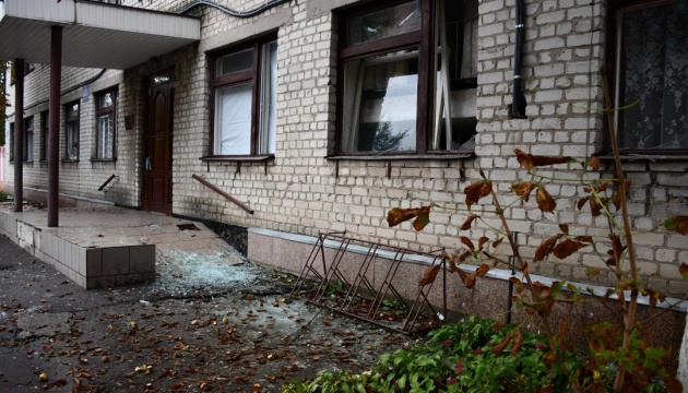 Унаслідок удару РФ по Ніжину пошкоджені будинки та поліклініка