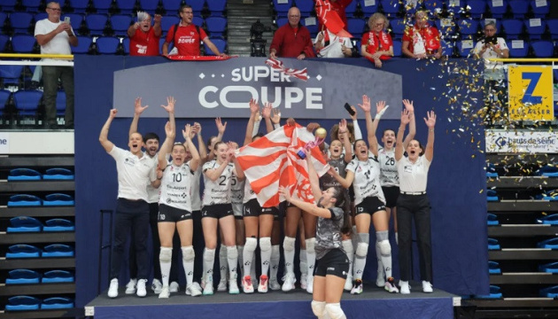 Українки Котар та Старостенко - володарки Суперкубка Франції з волейболу