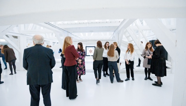 У Ризі відкрилася виставка QALQAN, присвячена кримськотатарській культурі