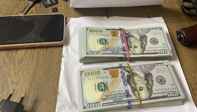 Пропонували закрити справу НАБУ за $3,5 мільйона: викрили прокурора та адвокатів