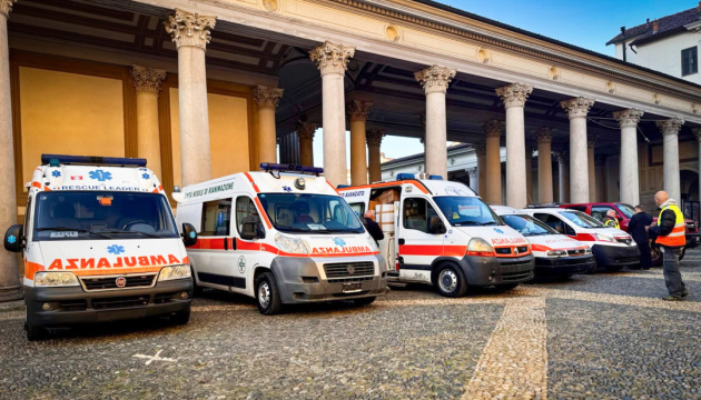 Українські громади в Італії передали на Батьківщину п’ять швидких