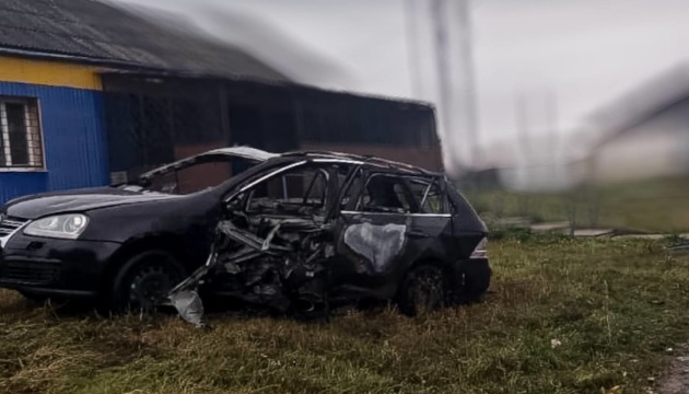 На Сумщині росіяни вдарили по цивільному авто, двоє поранених