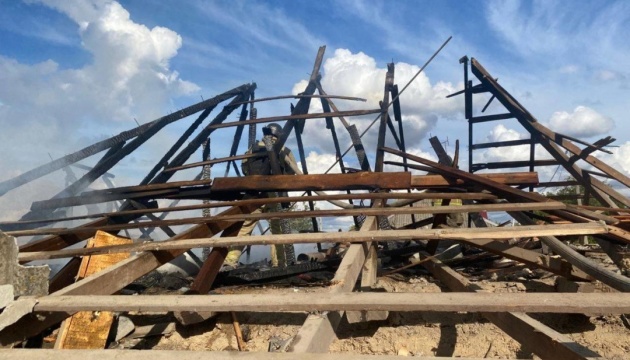 Росіяни атакували Дніпропетровщину дронами та били з артилерії, є постраждалий