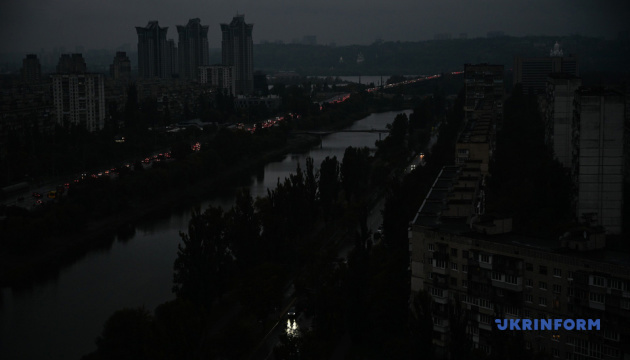 ДТЕК вже працює над відновленням живлення у Києві