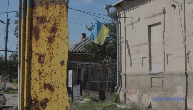 ウクライナ東部デルハチ　ロシアから３０キロの町の「諦め」と「希望」