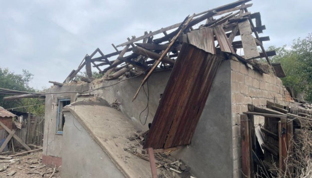 Армія РФ протягом дня атакувала Нікопольський район, пошкоджені ЛЕП, будинки та автівка