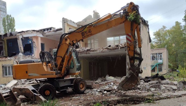 В Одесі розпочали демонтаж дитсадка, пошкодженого російським обстрілом
