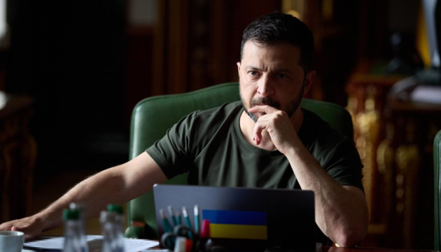 Zelensky et Macron discutent des besoins urgents de la défense antiaérienne ukrainienne