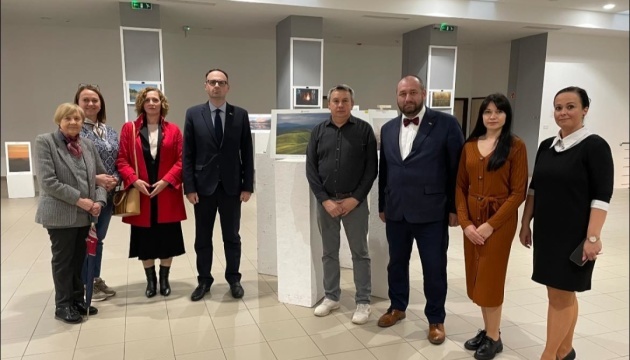 В угорському місті Загонь представили фотовиставку «Карпати в серці та фотографіях»