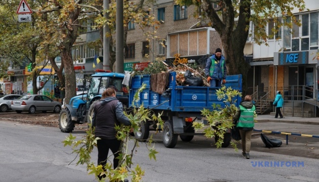 Guerre en Ukraine: Neuf civils, dont un enfant, blessés dans des bombardements russes sur la région de Kherson