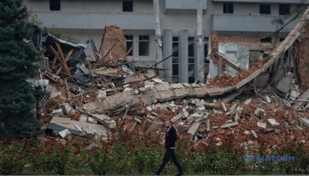 Guerre en Ukraine : Douze civils blessés dans des bombardements russes sur la région de Kherson