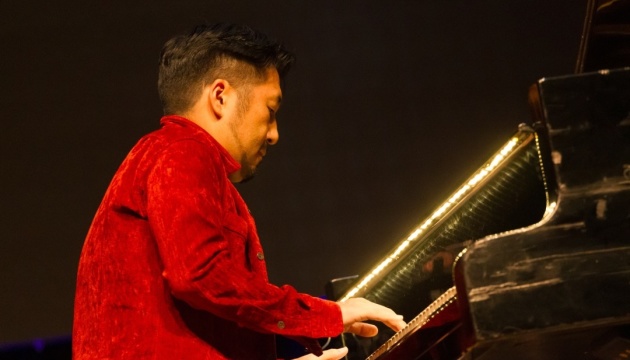 Японський піаніст-віртуоз Темпей Накамура дав у Києві концерт на підтримку українців