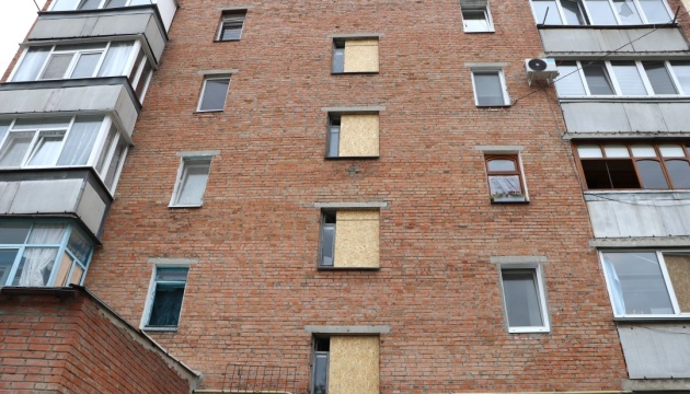 Партнери зі США допоможуть замінити понад 200 пошкоджених обстрілами вікон у Полтавській громаді