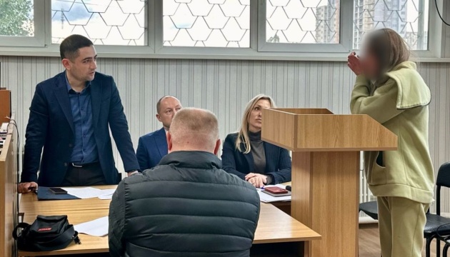 У Харкові взяли під варту мачуху, яка до смерті побила трирічного хлопчика