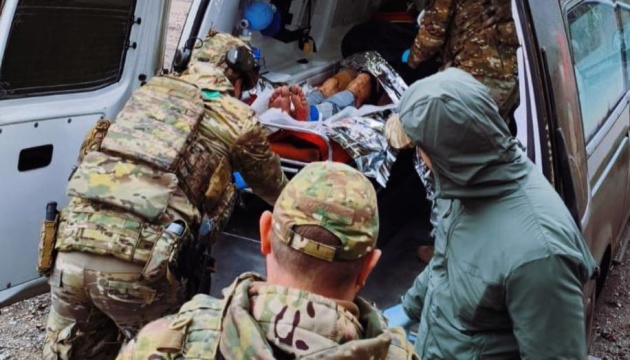 У Костянтинівці росіяни вдарили FPV-дроном по цивільному авто, є поранений