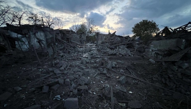 У Костянтинівці росіяни скинули авіабомбу на багатоквартирний будинок