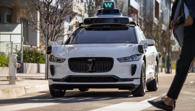 Компанія Waymo запускає у Лондоні сервіс безпілотних таксі