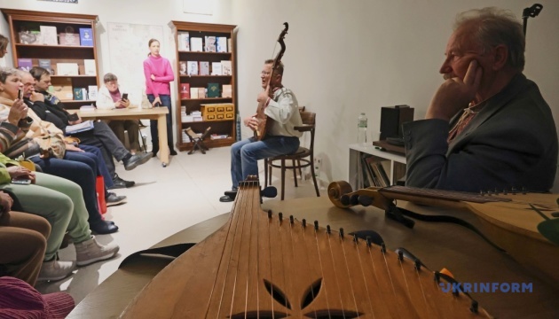 У Харкові відбувся концерт до 15-річчя видавництва Олександра Савчука / Фото: В'ячеслав Мадієвський, Укрінформ