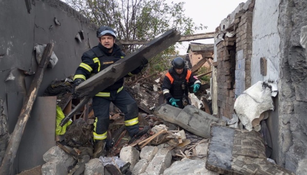 У Добропіллі рятувальники дістали з-під завалів тіло чоловіка