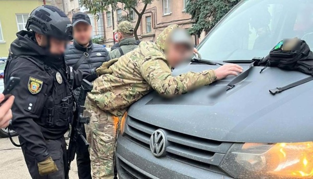 Kidnapping, torture, extortion: Group of soldiers arrested in Ternopil