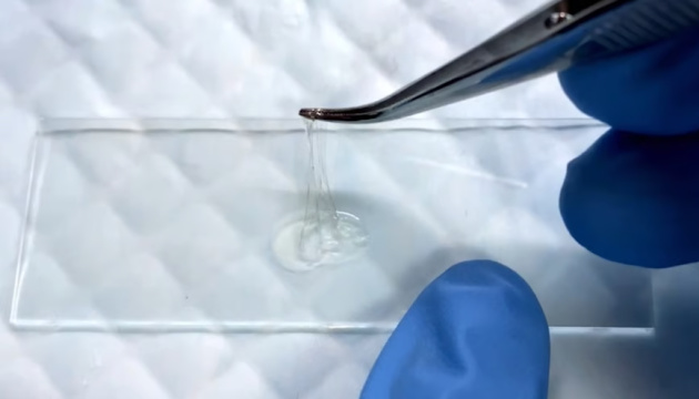 В Ізраїлі розробили біоклей, який може замінити шви після операцій