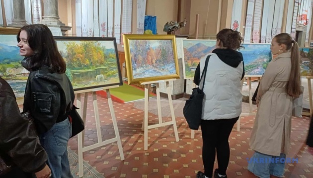 У Франківську відкрили виставку Богдана Бринського «Від Тараса до Панаса»