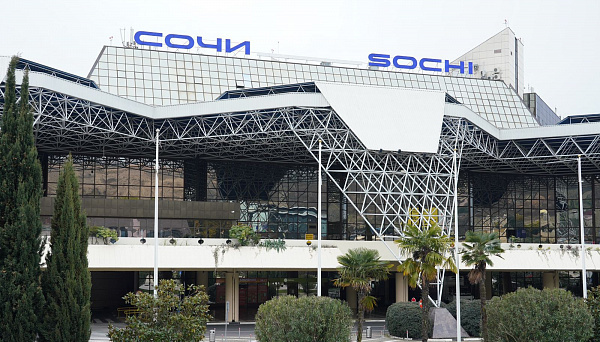 Влада Сочі повідомила про ракетну атаку на місто, у низці аеропортів РФ обмежили польоти