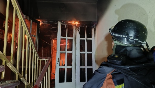 У Запоріжжі рятувальники ліквідували пожежі, спричинені нічною атакою дронів