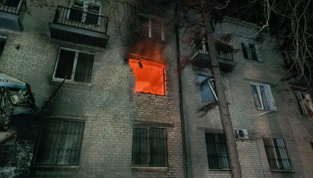 Les sauveteurs ont éteint des incendies causés par une attaque nocturne de drones russes à Zaporijjia