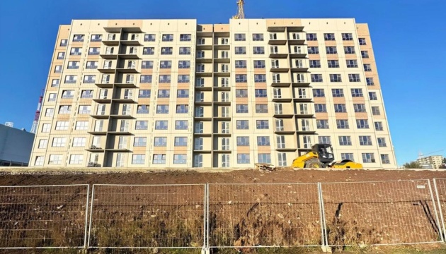 В окупованому Маріуполі за три місяці звели будинок для співробітників військового училища