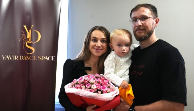 У Львові ветеран з ампутацією ніг відкрив танцювальну студію