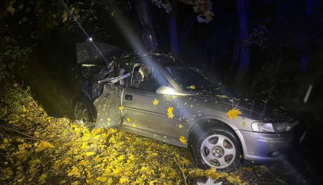 На Київщині у ДТП за участі 15-річного водія загинув підліток, ще шестеро - травмовані