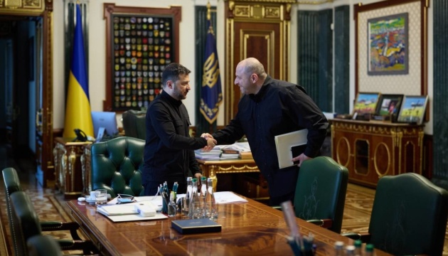 Lotnictwo bojowe, obrona przeciwlotnicza i ukraińska broń: Zełenski spotkał się z Umierowem Lotnictwo bojowe, obrona przeciwlotnicza i ukraińska broń: Zełenski spotkał się z Umierowem