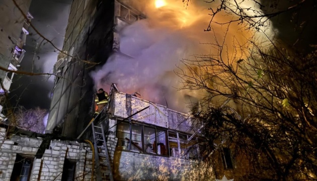 У Запоріжжі показали наслідки нічної атаки РФ - дрони завдали 12 ударів по місту