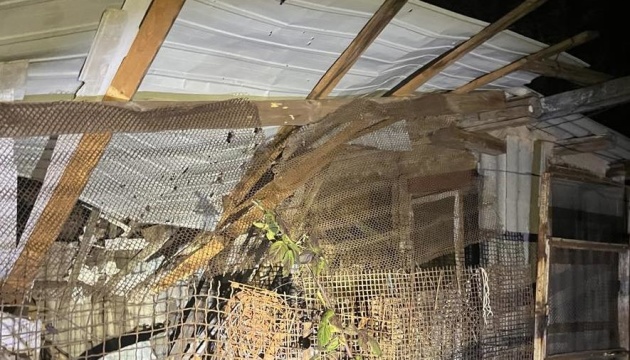 Росіяни за добу обстріляли чотири райони Дніпропетровщини, у Нікополі пошкоджені будинки й газогін