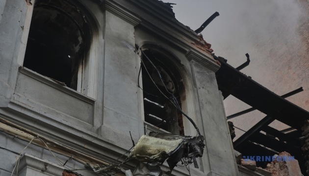 Guerre en Ukraine : Deux morts et quinze blessés dans des bombardements russes sur la région de Kharkiv